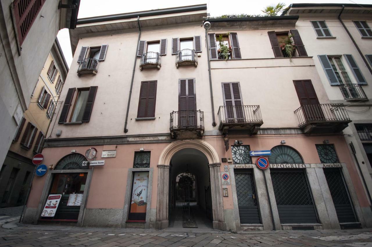 Fancy Blue Duomo Duplex Apartement Milan Exterior photo